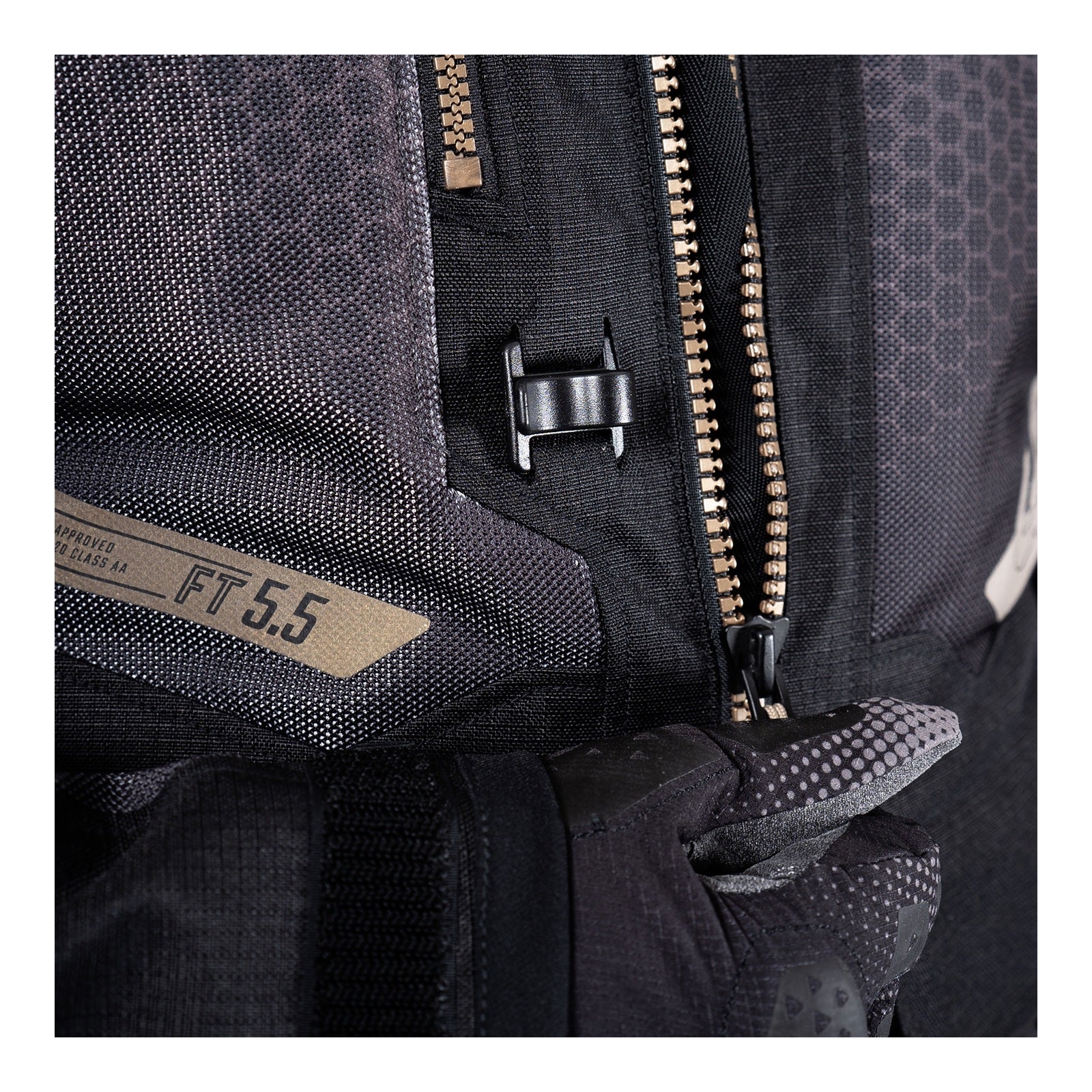 Leatt 5.5 ADV FlowTour Jacket - Stealth